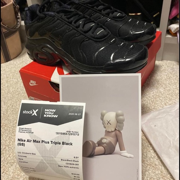 air max plus triple black womens